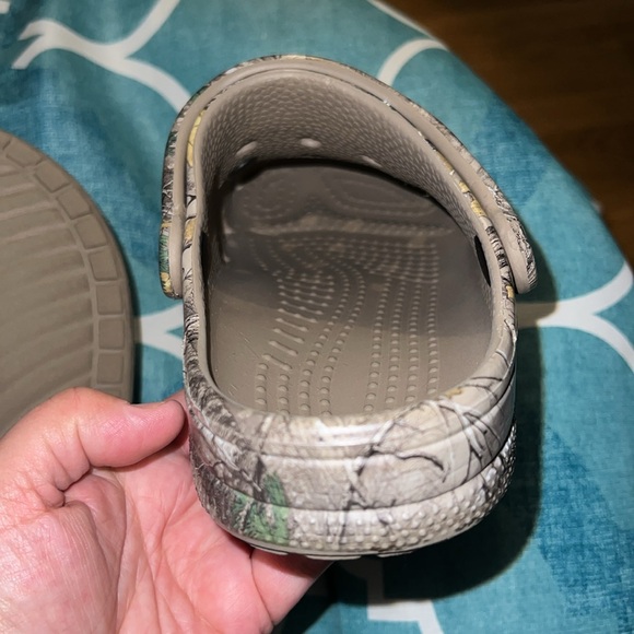 Used crocs with gibet. Camo - Picture 5 of 5
